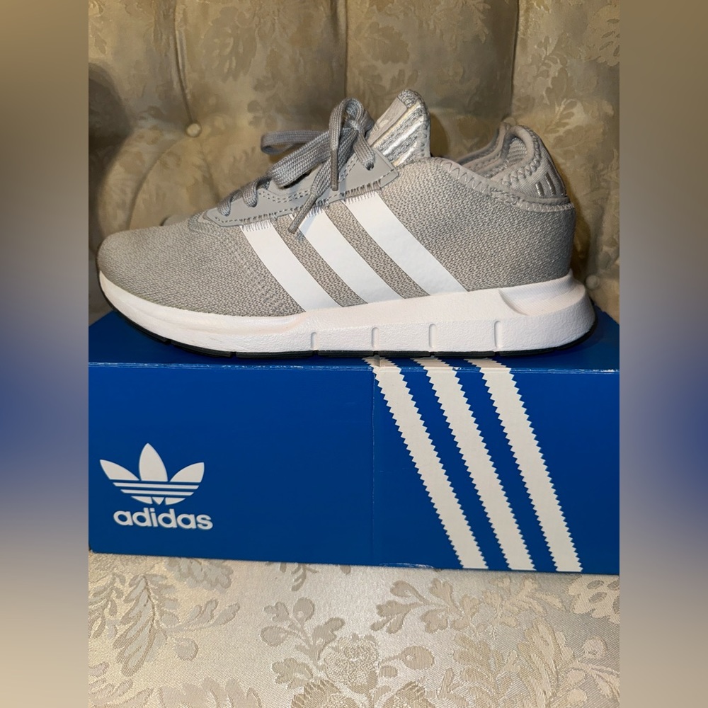 Adidas Swift Run X
